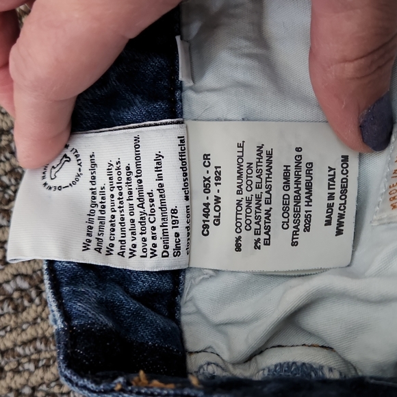 Closed Glow Jean's Size 28 - Picture 13 of 16